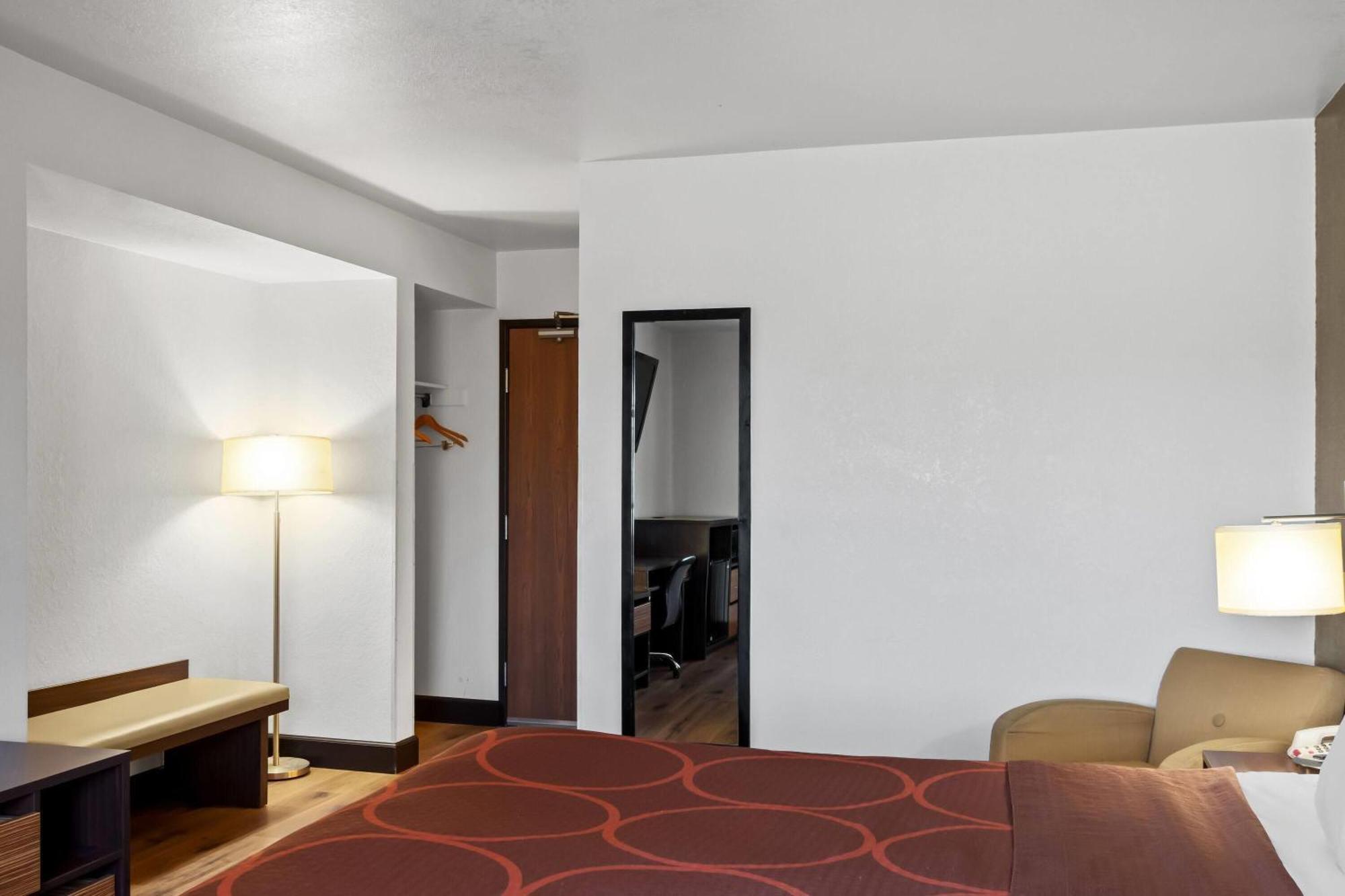 Super 8 By Wyndham Santa Rosa Hotel Buitenkant foto
