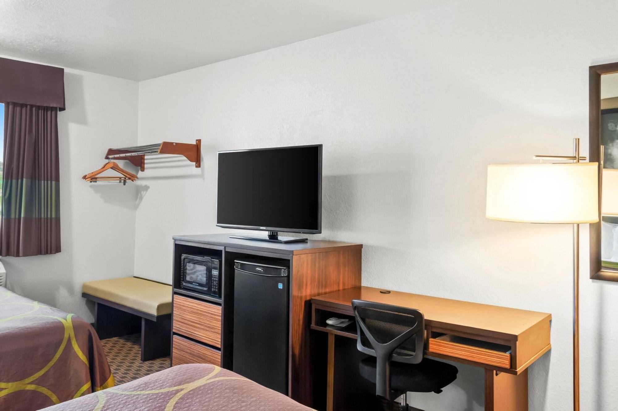 Super 8 By Wyndham Santa Rosa Hotel Buitenkant foto