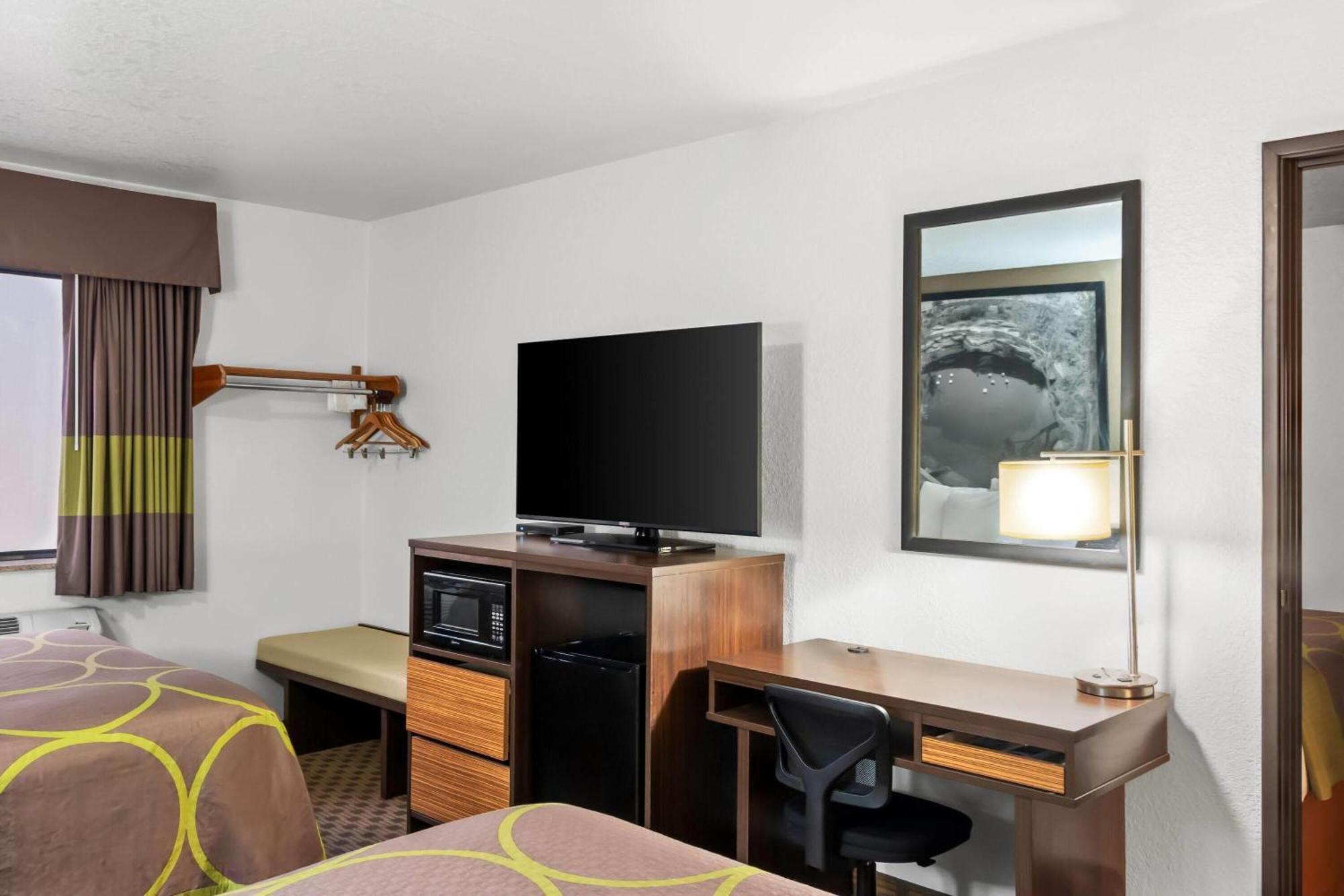 Super 8 By Wyndham Santa Rosa Hotel Buitenkant foto