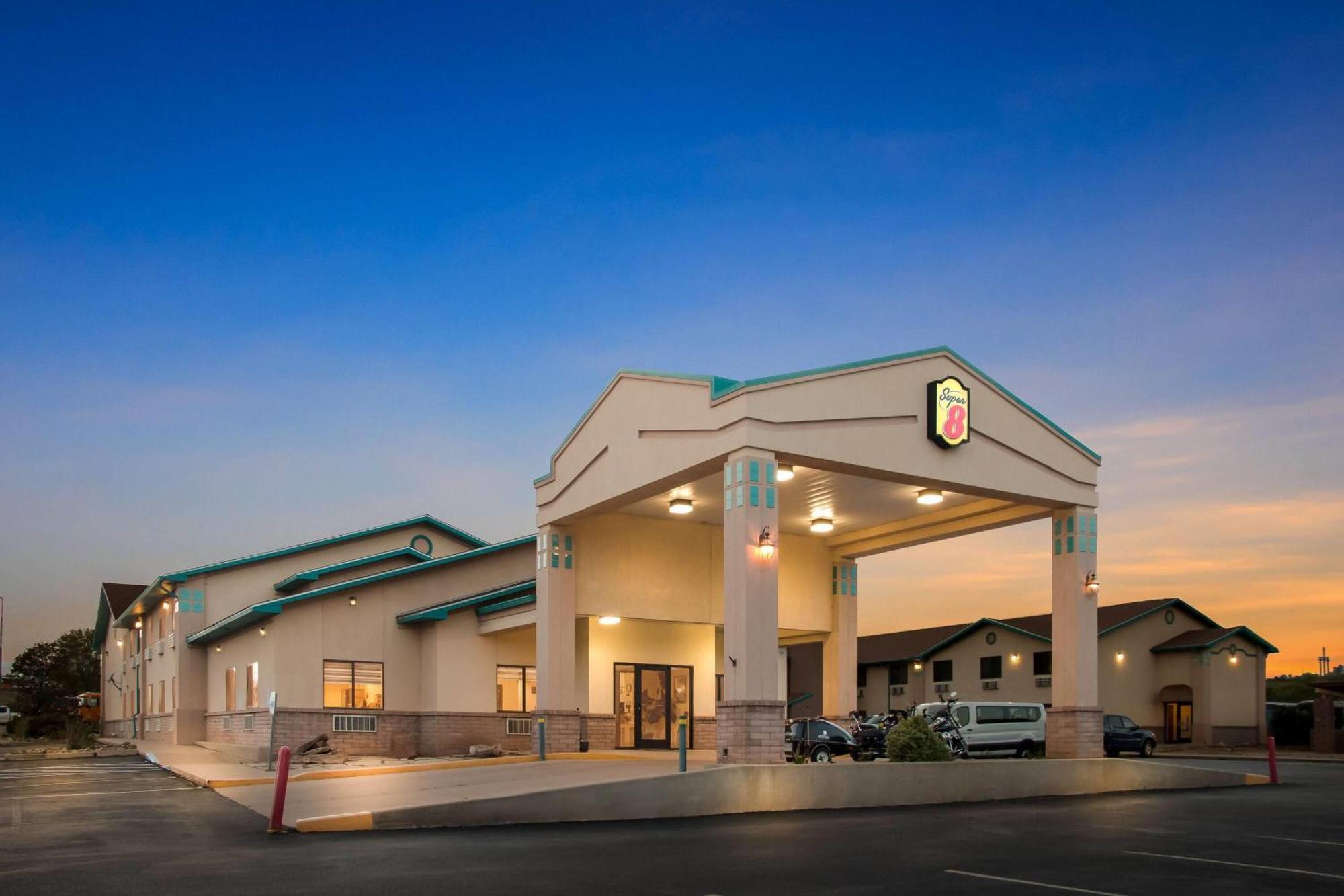 Super 8 By Wyndham Santa Rosa Hotel Buitenkant foto